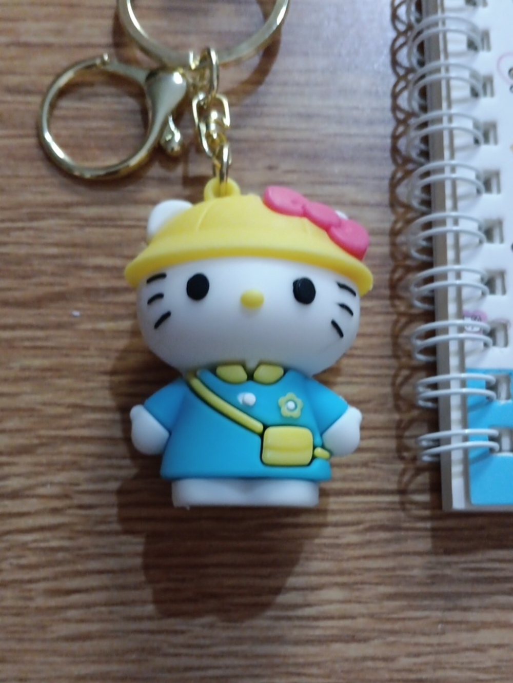 Hello Kitty Keychain with Notebook Set - Picture 2 of 7